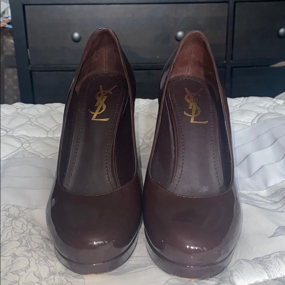 🎄🎄YSL BURGUNDY HEELS
